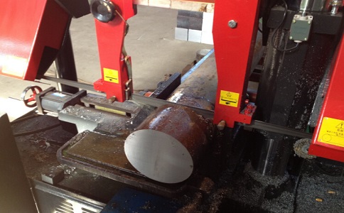 临武卧式带锯床加工时出现明显振荡如何排查？